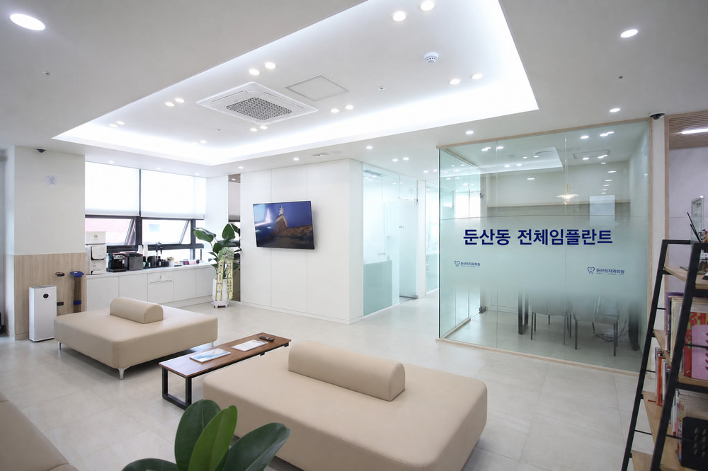 둔산동 전체임플란트 전 노화와 외상 치아상실 치료 필요성 및 꾸준한 관리 이유